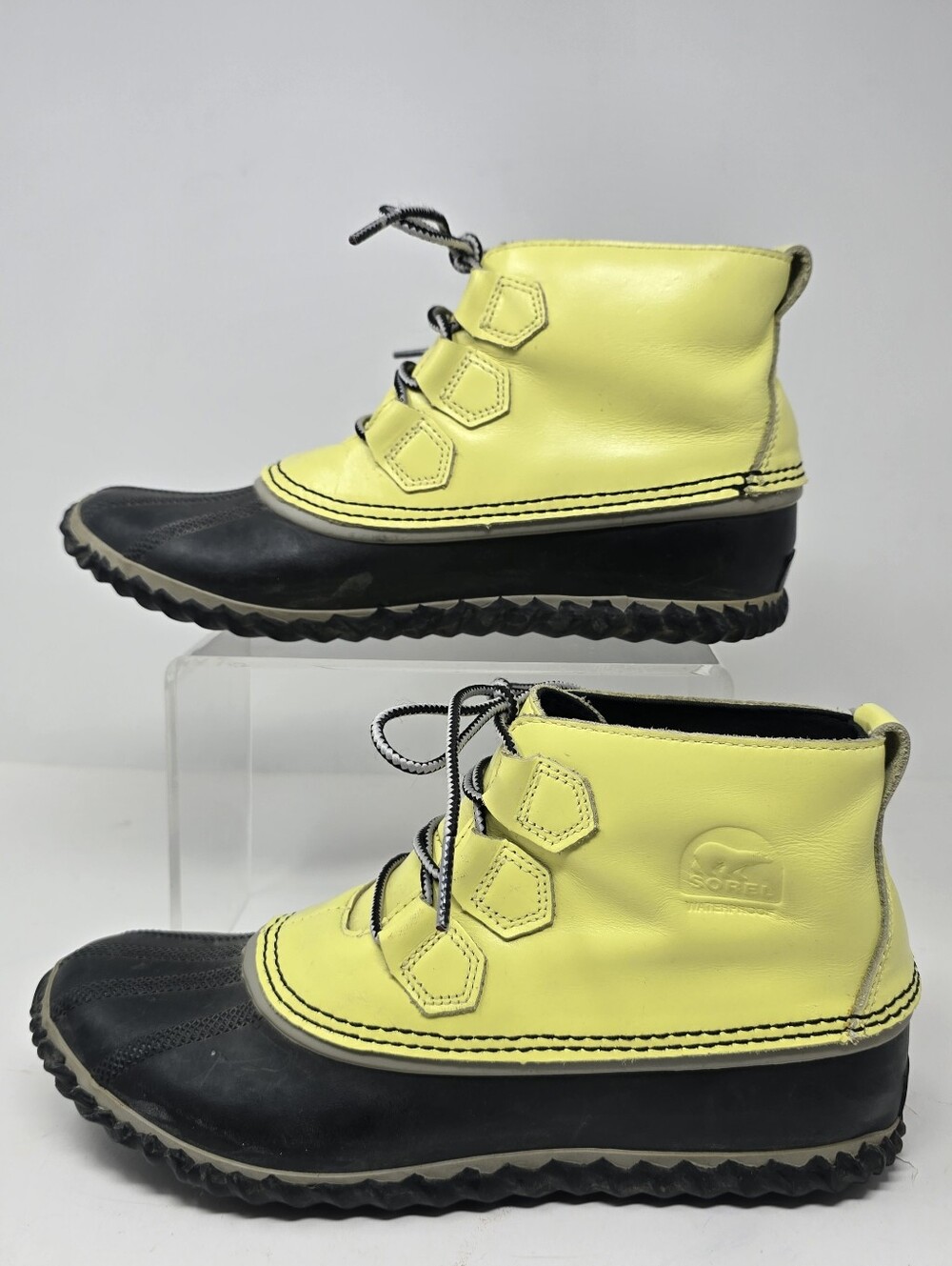 Sorel Out N About Womens 10 Chelsea Duck Snow Boots Neon Yellow Black NL2511-731